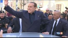 Berlusconi: "Mi candido stop a questo governo" thumbnail