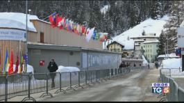 Conte e Tria oggi a Davos thumbnail