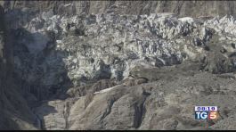 Il ghiacciaio accellera paura sul monte Bianco thumbnail