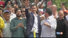 Caos in Venezuela con due presidenti thumbnail