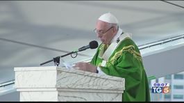 Il Papa rientra in Italia thumbnail