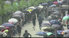 Migliaia in piazza ad Hong Kong thumbnail