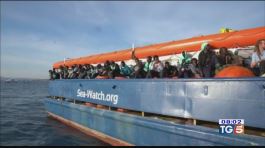 La nave a Catania migranti in Europa thumbnail