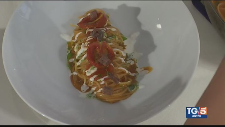 Spaghetto Al Pomodoro Al Quadrato Tg5 Video Mediaset Play
