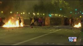 Notte di scontri a Barcellona thumbnail