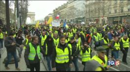 Nuovo sabato di proteste a Parigi thumbnail