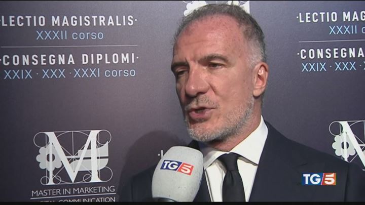 Tanzi Asta Per I Quadri 2 Milioni Per Un Picasso Tg5 Video Mediaset Play