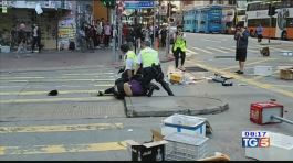 Violenti scontri ad Hong Kong thumbnail