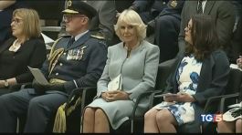 Camilla con Carlo rispunta Charlene thumbnail