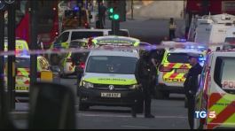 Londra: terrore e sangue, la polizia: "è terrorismo" thumbnail