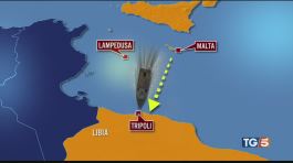 Migranti dirottano nave diretti a Malta thumbnail