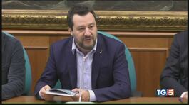 Migranti, è scontro tra Salvini e Di Maio thumbnail