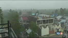 Tifone devastante nel giorno dello tsunami thumbnail