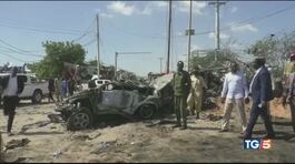 Bomba al checkpoint strage a Mogadiscio thumbnail