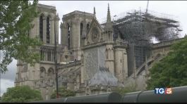 Notre Dame: gli operai fumavano sui ponteggi thumbnail