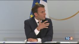 Macron: tasse giù e no patrimoniale thumbnail