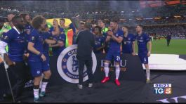 Sarri festeggia, il Chelsea vince l'Europa League thumbnail