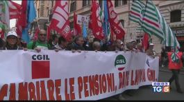 Pensionati in piazza oggi a Roma thumbnail