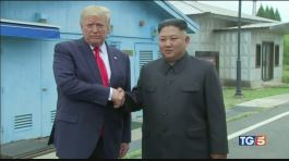 Trump-Kim, storico incontro al confine thumbnail