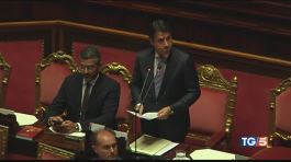 Conte difende Salvini, ma M5S lascia l'aula thumbnail