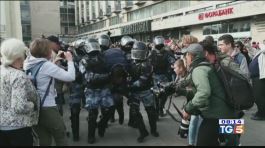 Manifestazioni a Mosca centinaia di arresti thumbnail
