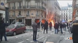 Parigi, scoppio e feriti C'è anche un'italiana thumbnail