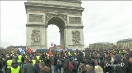 Torna la violenza a Parigi thumbnail
