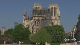 Pasqua a Parigi dopo l'incendio di Notre Dame thumbnail