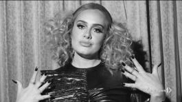 Adele festeggia e semina indizi thumbnail