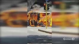 Roma, un altro bus in fiamme thumbnail