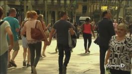 Troppi turisti, Barcellona reagisce thumbnail