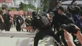 Hong Kong, guerriglia anti-Cina thumbnail