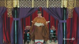 L'imperatore del Giappone sul trono thumbnail