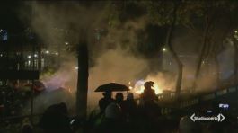 Hong Kong, Pechino manda l'esercito thumbnail