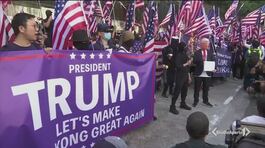 Hong Kong, bandiere Usa in piazza thumbnail