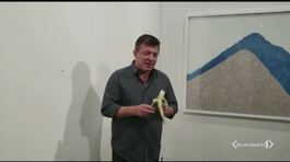 La banana d'arte distrutta a morsi thumbnail