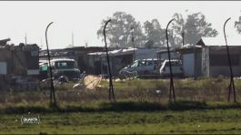 La baraccopoli abusiva all'aeroporto di Foggia thumbnail