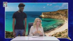 Giorgia Meloni in collegamento da Lampedusa