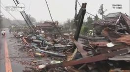 Giappone devastato dal tifone thumbnail