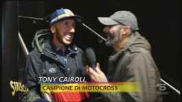 Antonio Cairoli alla guida col cellulare thumbnail