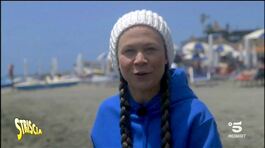 Greta Thunberg pensa al mare thumbnail