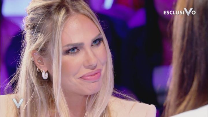 L Estate Di Ilary Blasi Verissimo Video Mediaset Play