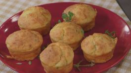 Muffins alle erbe con pecorino toscano dop thumbnail