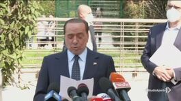 Berlusconi lascia l'ospedale thumbnail
