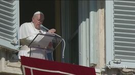 Il Papa benedice i bambinelli thumbnail