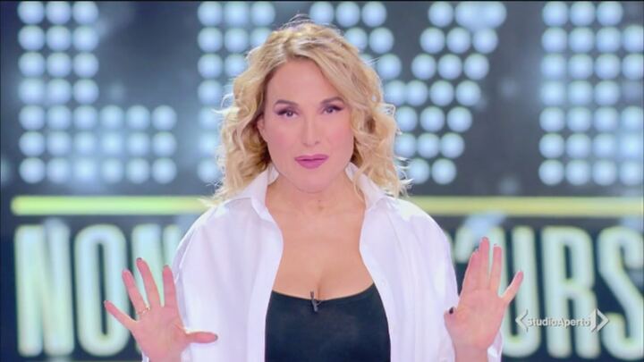 Stasera Live Non E La D Urso Studio Aperto Video Mediaset Play