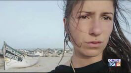 Donna italiana trovata senza vita in spiaggia thumbnail