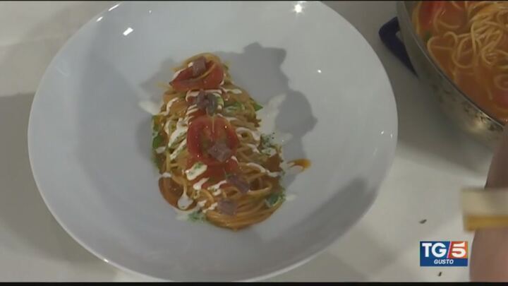 Spaghetto Al Pomodoro Al Quadrato Tg5 Video Mediaset Play