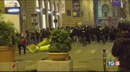 Cresce la protesta, guerriglia a Firenze thumbnail