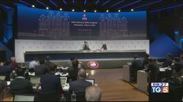 Calcio a porte chiuse? L'Uefa prende tempo thumbnail